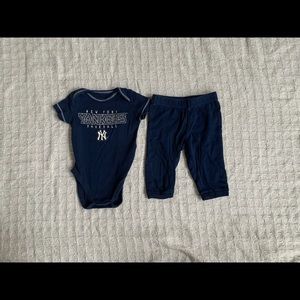 3/$20 bundle 3-6 months Baby’s Yankees outfit - onesie and pants